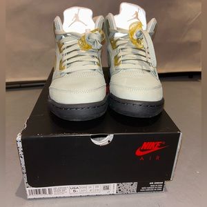 USED Jordan 5 Retro Jade Horizon Sz 5Y